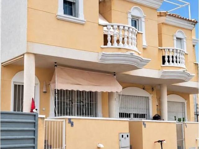 Casa en venta en Heredades, Alicante