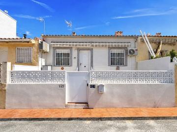 Adosado en venta en La Marina, Alicante Costa Blanca