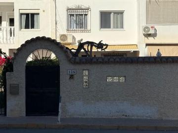 Adosado en venta en La Mata, Alicante Costa Blanca
