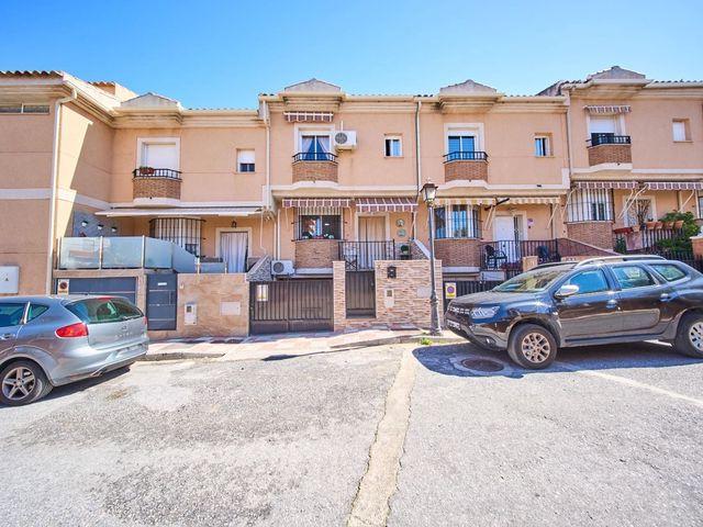 Adosado en venta en La Zubia, Granada