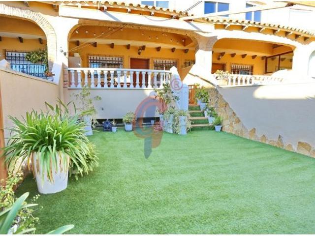 ¡Adosado en venta en Los Estaños, Guardamar del Segura!