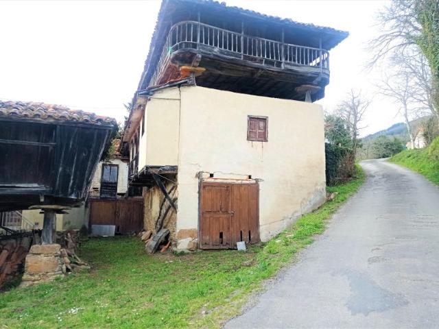 Adosado en Venta en Salas, Asturias
