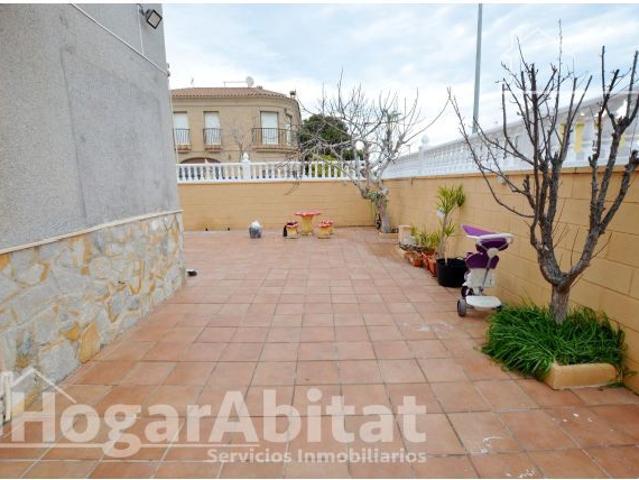¡ADOSADO ESPECTACULAR! SOFISTICADO, AMPLIO Y LUMINOSO CON GARAJE Y TERRAZA