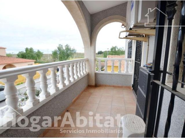 ¡ADOSADO ESPECTACULAR! SOFISTICADO, AMPLIO Y LUMINOSO CON GARAJE Y TERRAZA