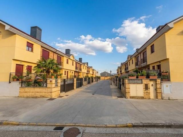 Adosado sin posesión en Ponferrada