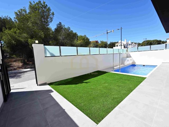 ADOSADOS DE OBRA NUEVA EN ORIHUELA COSTA