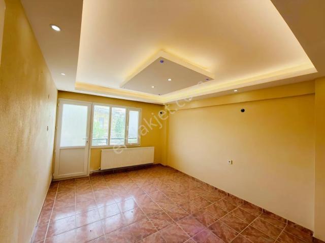 Adatepe'de 2+1 Balkonlu Doğalgazlı Kiralık Daire