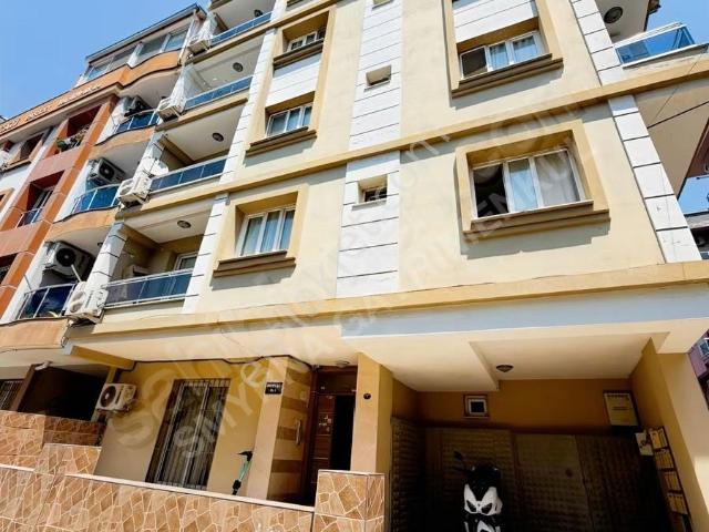 Adatepe'de Arakat Balkonlu Üni Yakını Kiralık 1+1 Daire