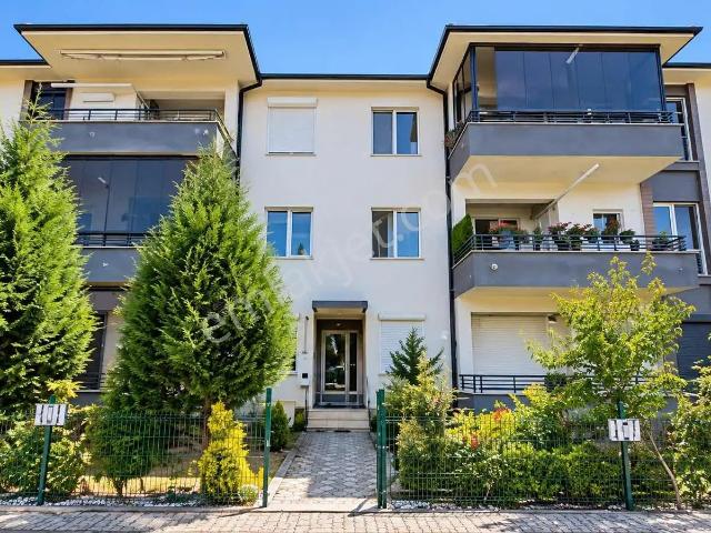 Ada Caddesine Yakın Konumda Kiralık 3+1 Daire ebeveyn Banyolu