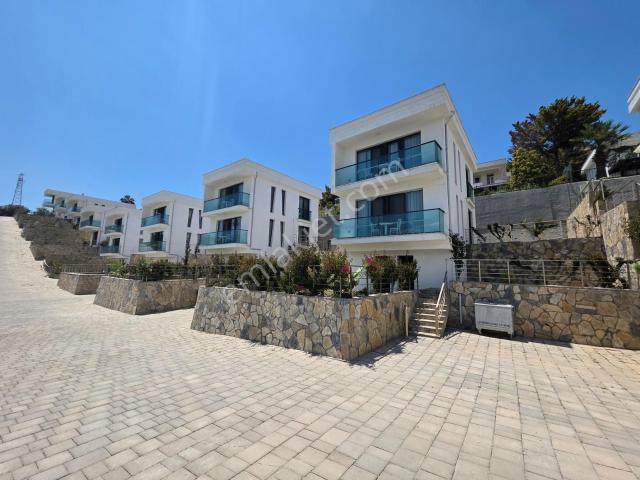 Adabükü Ayder Sitesi 2+2 Göl Manzaralı Havuzlu Villa