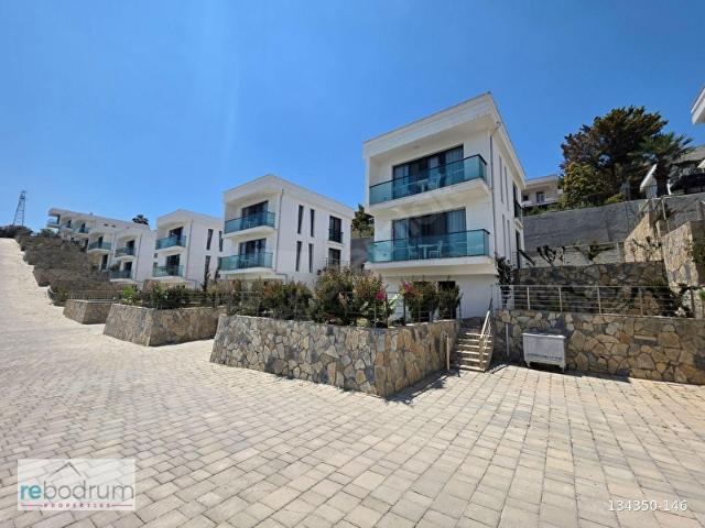 Adabükü Ayder Sitesi 2+2 Göl Manzaralı Havuzlu Villa