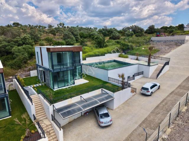 Adabükü Havuzlu Site İçinde Müstakil 2+1 Sıfır Villa