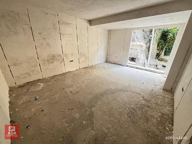 ADA'danALTINTEPE'DEBOSTANCI MARMARAYA YÜRÜME MESAFESİNDESIFIR BİNADAKATTA AYRI MUTFAKLI 3+1