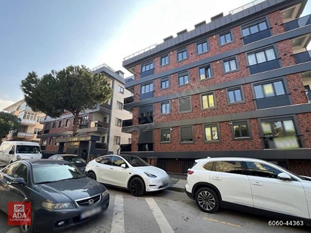 ADA'danALTINTEPE'DEULAŞIM İMKANLARINA YAKINSIFIR BİNADAKATTA AYRI MUTFAKLI, BALKONLU 3+1