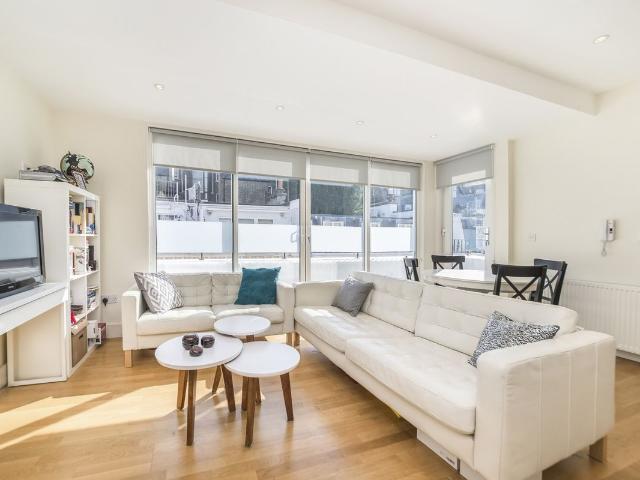 Adam & Eve Mews, London W8, 1 bed flat to rent, £2,750 pcm | PrimeLocation