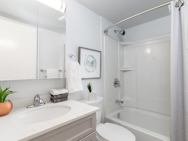 Adamar Manor 1 Bedroom Apartment for Rent at 110 Adamar Rd, Winnipeg, MB R3T 3M3 Pembina Strip