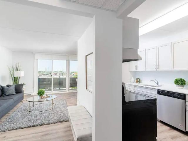 Adamar Manor — 1 Bedroom 1 Bath Reno 1Bed1BathR A2