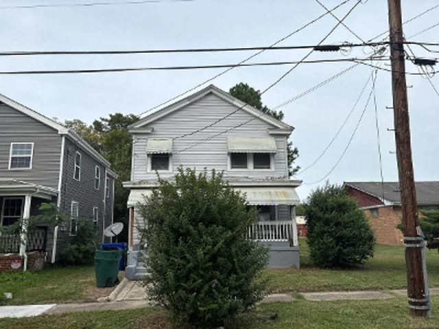 Adams St