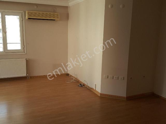 Adana Çukurova Agiad Okuluna Yakın Güzelyalı'da 170 M² Geniş Balkonlu Kiralık 3+1 Daire