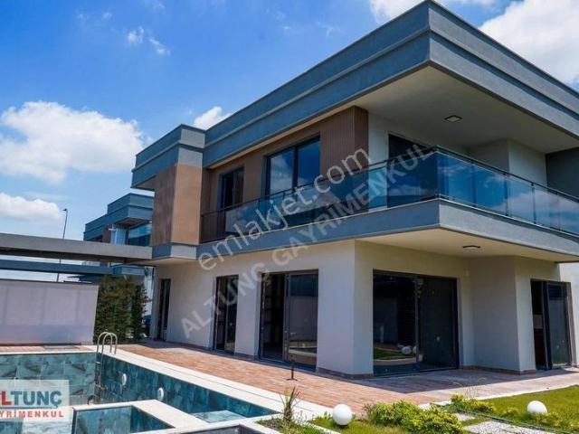 Adana Çukurova Karahan'da Lüks 5+1 Villa Özel Proje
