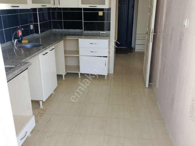 Adana Çukurova Yurt Mahallesinde Sosyete Pazarına Yakın Kiralık 3+1 Aydınlık Daire