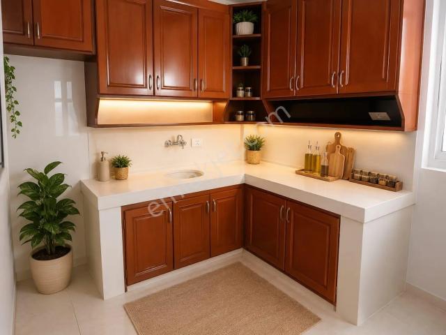 Adana Yüreğir Ptt Evlerinde Kurumsal Marketlerin Karşısında Geniş Balkonlu Kiralık 3+1 Daire