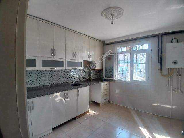 Adana Yüreğir Polis Okuluna Yakın Müstakil Tek Katlı Kiralık Geniş Ve Aydınlık 2+1 Daire