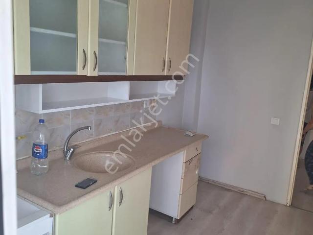 Adana Yüreğirde Polis Okuluna Yakın Konumda Atakent'te Kiralık Geniş Balkonlu 2+1 Daire