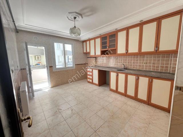 Adana Huzurevleri 3+1 Ferah Ve Bakımlı Kiralık Daire