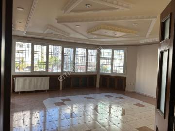 Adana Huzurevlerinde 3+1 Doğalgazlı Kombili Yakın Konumda Metroya Yakın Kiralık Fırsat Daire