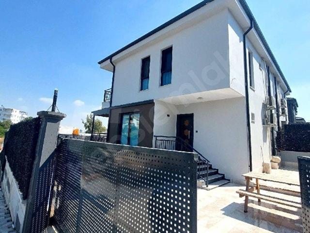ADANA ÇINARLIDA İKİZ VİLLA 2 KATLI 100 METRE NET 220 METRE ARSA PAYI