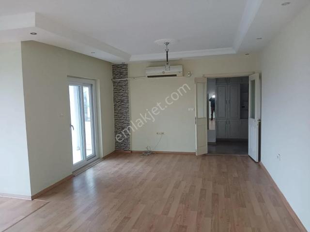 Adana Kışla Mahallesi'nde Manzaralı 3+1 Kiralık Daire
