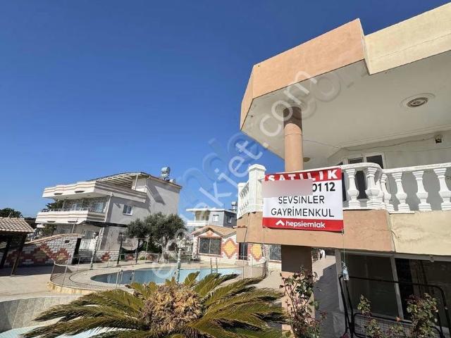 Adana Karataş 874 M² Arsa İçinde Havuzlu Villa + Market