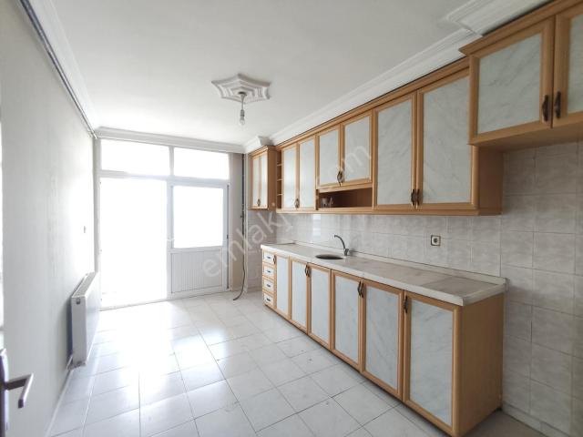 Adana Koop'ta 4.kat,3+1,kapalı Mutfaklı,doğalgazlı, Kiralık D
