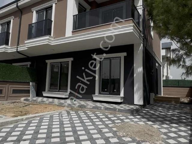 Adana Çınarlı Da 4+1 Villa