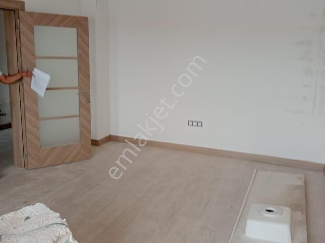 Adana Sarıçam Buruk Göztepe Tokilerde Yola Ve Okula Yakın Bölgede Kiralık 3+1 Fırsat Daire