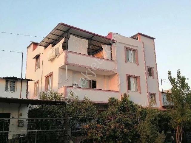 Adana Sarıçam Geniş Yolda Cemil Meriç Lisesi Karşısı Doğalgaz Sobalı 3+1 K.mutfak Bahçeli Müstakilev
