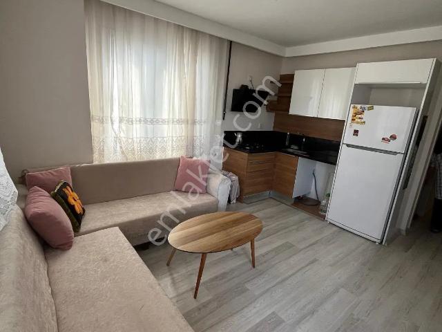 Adana Sarıçam Gültepe'de Cadde Üzerinde Kiralık Eşyalı 1+1 Ara Kat Daire