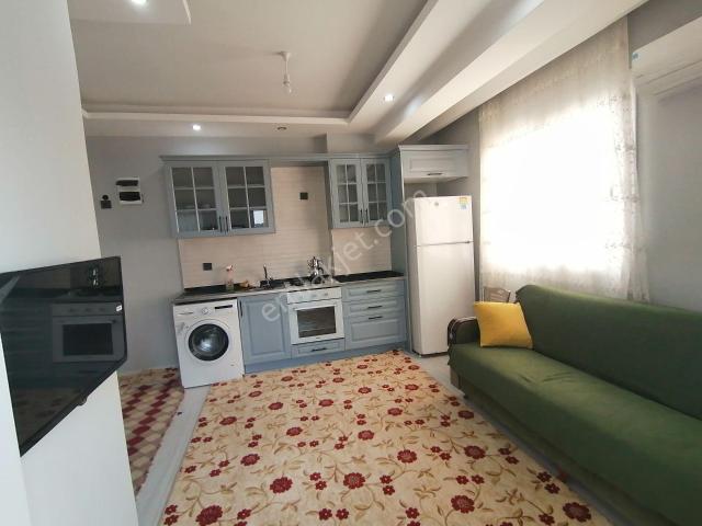Adana Sarıçam Erguvan Caddesinde Hasarsız İskanlı Ulaşım Sorunu Olmayan Full Eşyalı 1+1 Daire