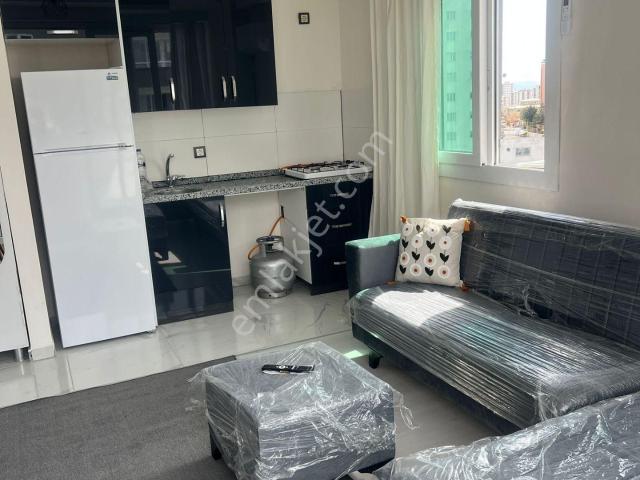 Adana Sarıçamda Bulvar Üzerinde Çınarlı Mahallesinde Eşyaları Kullanılmamış Sıfır Kiralık 1+1 Daire