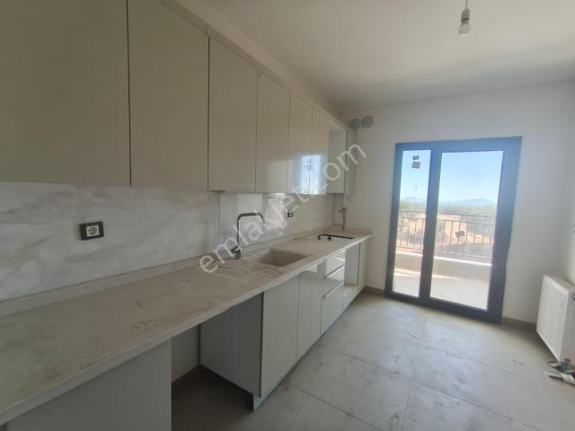 Adana Sarıçamda Göztepe 2+1 Kiralık Sıfır Kullanılmamış Yola Ve Okula Yakın Daire