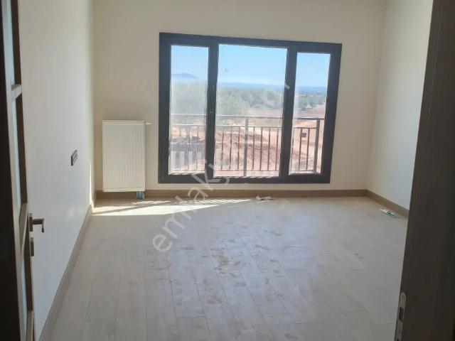 Adana Sarıçamda Göztepe 2+1 Kiralık Sıfır Kullanılmamış Yola Ve Okula Yakın Daire