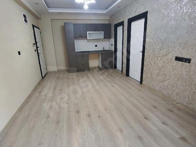 ADANA SARIÇAM GÜLTEPE DE 1+1 10 KATLININ 2 KATI KÖŞE DAİRE