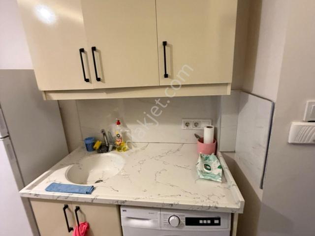 Adana Seyhan Barajyolu Civarı İbo Osman Caddesi Eski Btm Arası Balkonlu 1+0 Eşyalı Daire