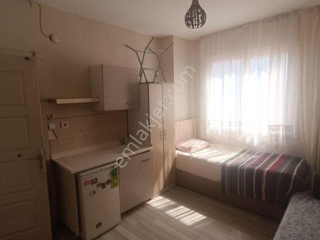 Adana Seyhan Barajyolu Hasan Usta Kebapçının Karşısı Duygu Cafeye Yürüme Mesafesinde Kiralık 1+0