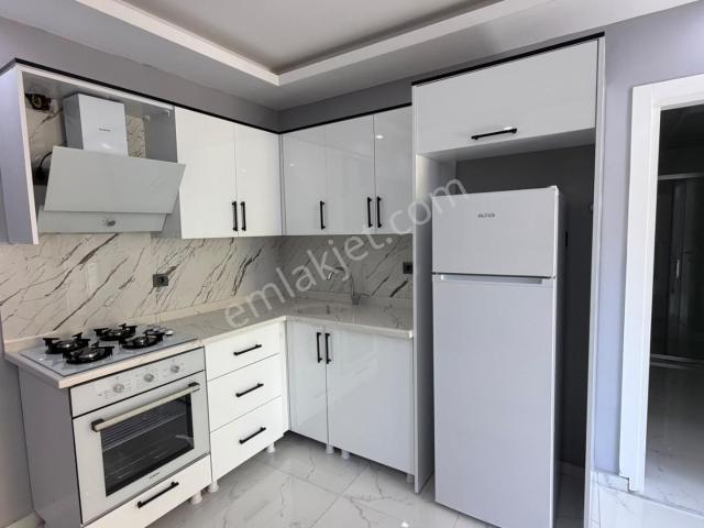 Adana Seyhan Baraj Yolunda Sıfır Eşyalı Kiralık 1+1