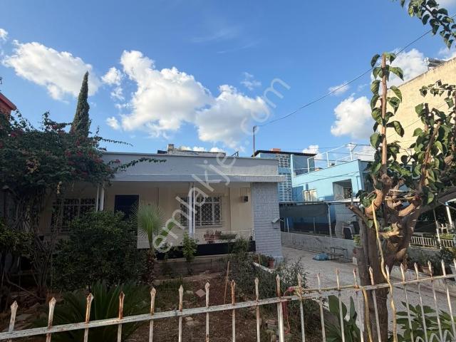 Adana Seyhan Namık Kemal Mahallesi Bahçeli Balkonlu 500m2 Kiralık Müstakil Daire