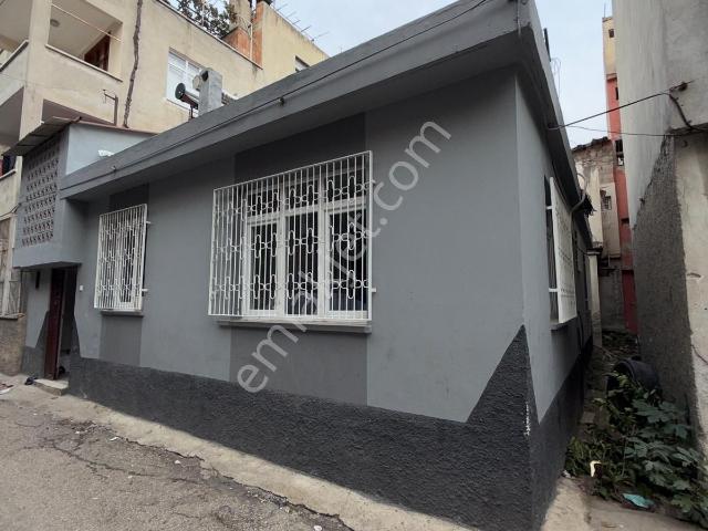Adana Seyhan Tellidere Mahallesi Satılık Müstakil Bina 2+1 K.mutfak 110 M2 G.enerjili Demir Şebekeli