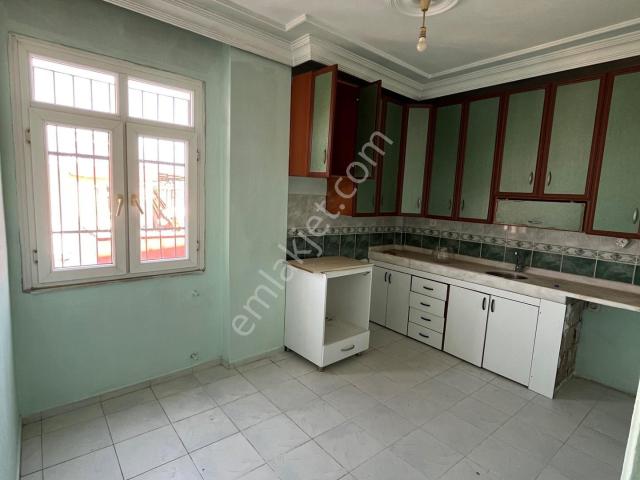 Adana Seyhan Yeşilyurt Mahallesinde Menzil Ekmek Fırın Civarı Kiralık 3+1 Boş Daire