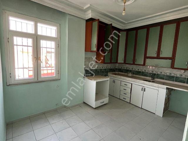 Adana Seyhan Yeşilyurt Mahallesinde Menzil Ekmek Fırını Civarı Kiralık 3+1 Boş Müstakil Daire
